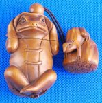 Japanese Carved Wood Boxwood Inro Frog Netsuke Carving