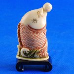 Carved OX Bone Snuff bottle Carving Fish Shape Stand