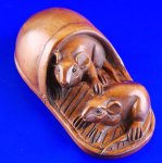 Handwork Boxwood Netsuke Wood Carving 2 Mouse on Shoe