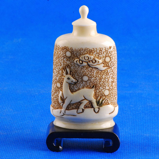 Carved OX Bone Snuff bottle Carving Deer With Stand - Click Image to Close