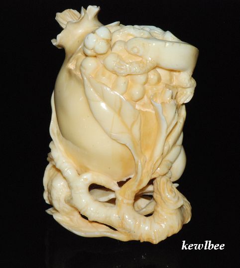 aeb0467 DELICATE HIPPO TUSK SNUFF BOTTLE MEGRANATE - Click Image to Close